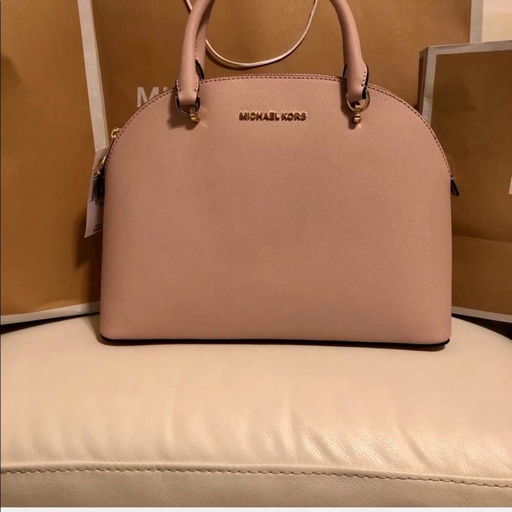 🎉SOLD🎉New MKLarge Pink Dome Satchel Handbag - Picture 8 of 8